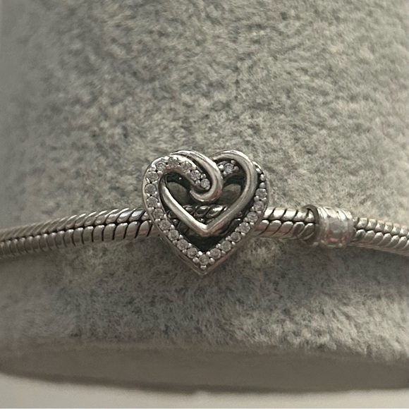 Pandora Sparkling Entwined Hearts Charm - Picture 2 of 5